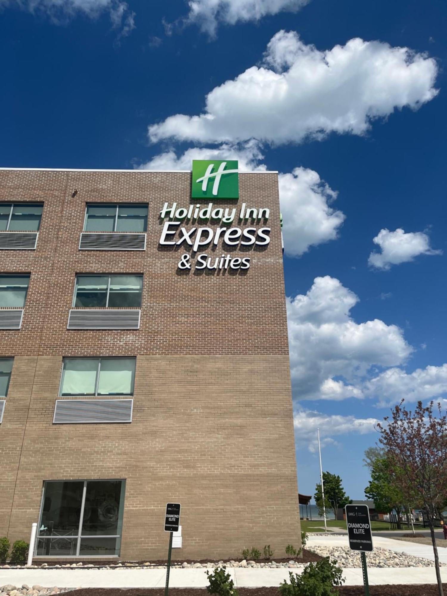 Holiday Inn Express & Suites Oscoda By Ihg Zewnętrze zdjęcie