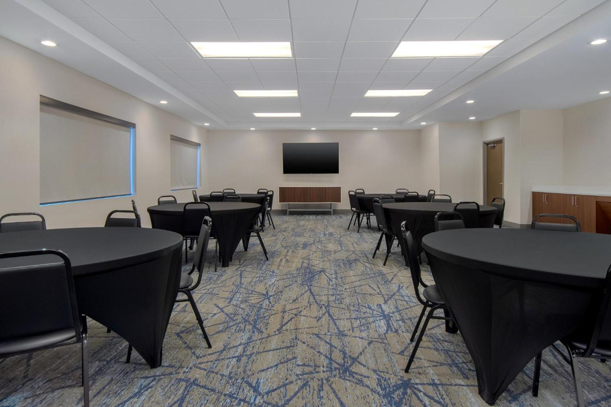 Holiday Inn Express & Suites Oscoda By Ihg Zewnętrze zdjęcie